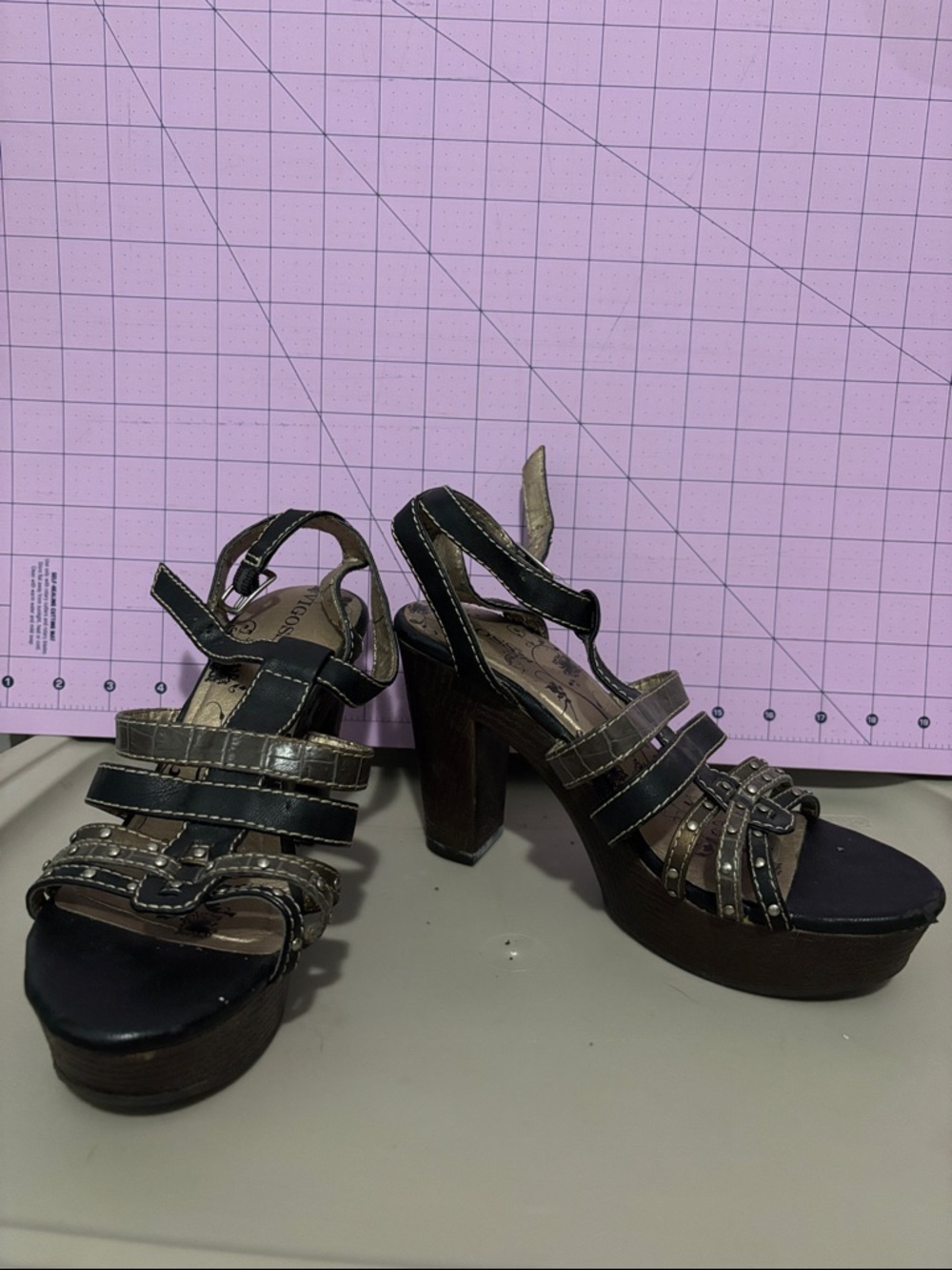 Vigoss Black and Brown Strappy Platform Heels